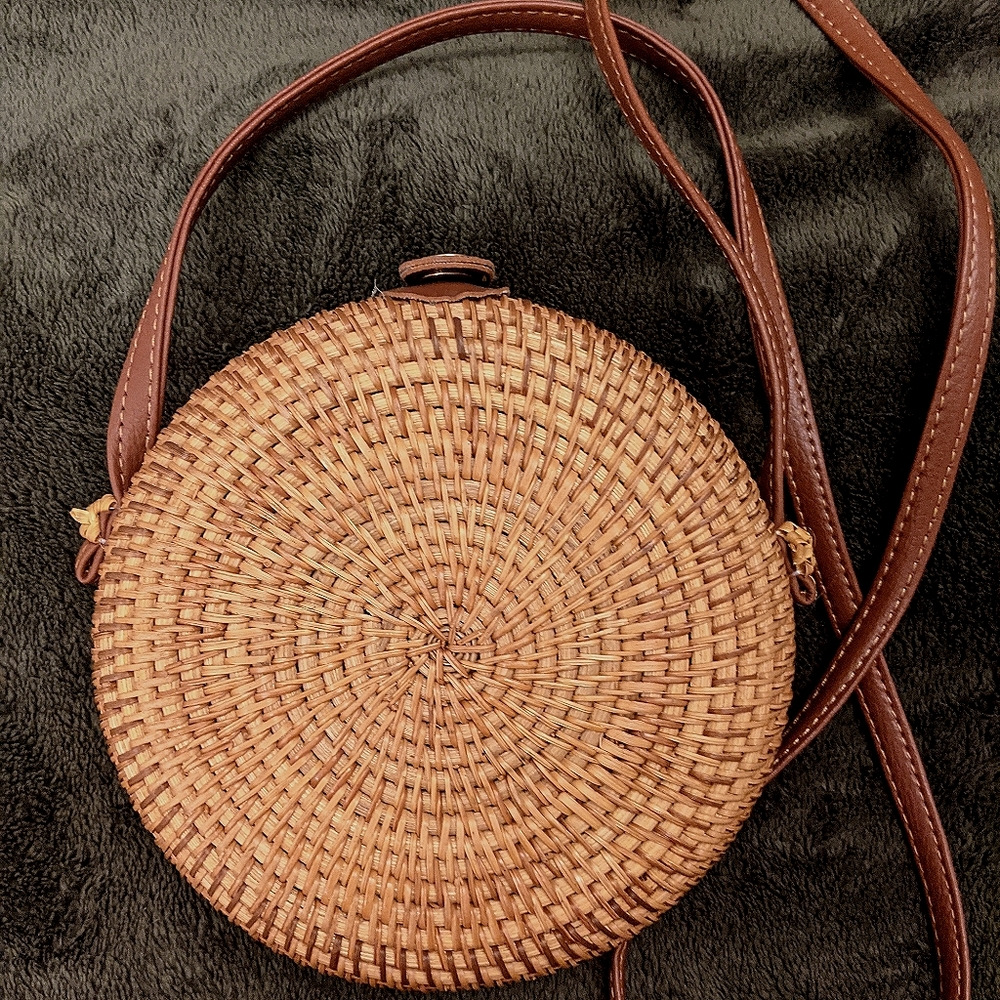 Wicker hardshell bag- tan